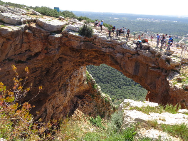 גן פסלים בקיבוץ איילון, מערת קשת  וסמבוסק בחורפיש