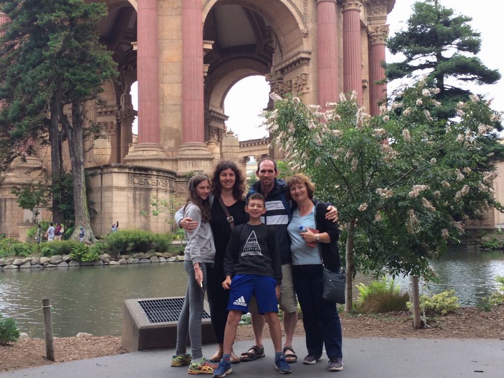 כיצד ביקרנו עם כל המשפחה בסן פרנסיסקו